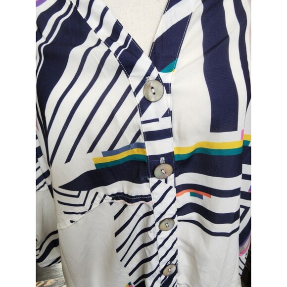 John Mark Geometric Print Tunic Size Medium MOP Buttons - Picture 2 of 9